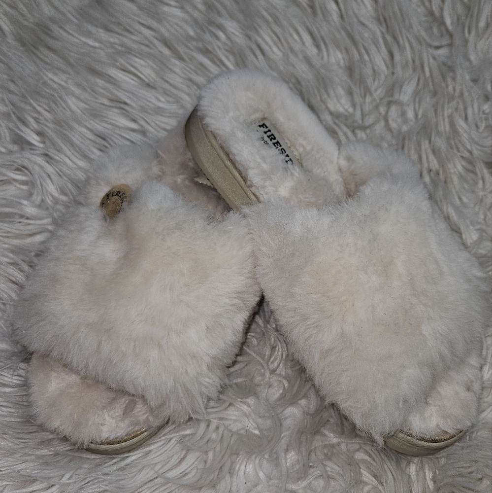 Dearfoams Women's Fireside Cairns Shearling Easy Slide Sandal Slipper Size 7